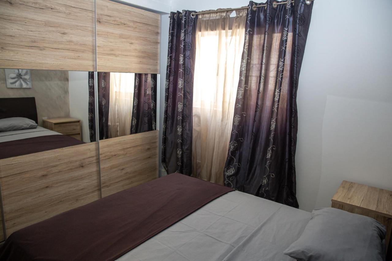 Ferienwohnung Dolmen Court Flat 10, Qawra St. Paul's Bay Exterior foto